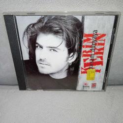 CD Kerim Tekin haykırsam dünyaya albümü. Orijinal. Sarı bandrollü Raks 1997 dönem baskı. Dinlemeyi etkilemeyen çizikler var. Sorunsuz çalışıyor.