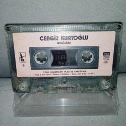 Kaset Cengiz Kurtoğlu unutulan. Orijinal. 1986 dönem kağıt baskı. Kartoneti yok. Baştan sona dinlendi sorunsuz çalışıyor