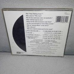 Cd Talking heads stop making sense. orijinal 1984 Hollanda baskı. dinlemeyi etkilemeyen çizikleri var. kitapçığın ön sayfası zımba telinden ayrılmış ve son sayfası eksik.
