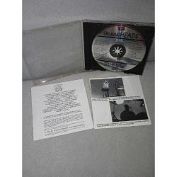 Cd Talking heads stop making sense. orijinal 1984 Hollanda baskı. dinlemeyi etkilemeyen çizikleri var. kitapçığın ön sayfası zımba telinden ayrılmış ve son sayfası eksik.