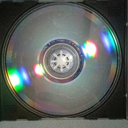 Cd Talking heads stop making sense. orijinal 1984 Hollanda baskı. dinlemeyi etkilemeyen çizikleri var. kitapçığın ön sayfası zımba telinden ayrılmış ve son sayfası eksik.