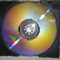 Cd Bülent Ersoy alaturka 1995. Orijinal. Raks 1995 dönem baskı albüm. Dinlemeyi etkilemeyen çizikler var. Sorunsuz çalışıyor.