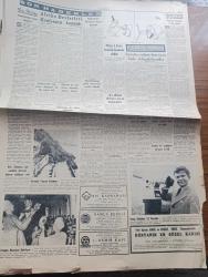 Cumhuriyet Gazetesi - 24 Nisan 1958 - Kıbrıs'ta 23 nisan'ı 40.000 Türk tezahüratla kutladı fotoğraf - ithalat müsaadeleri muayyen maddelere inhisar ettirilmeyecek - 23 Nisan Bayramı Dün yurtta törenle kutlandı - taksim'deki tören'de yavrukurtlar geçerlerken fotoğraf - İstanbul Demokrat Parti il başkanı kim olacak - Türk Japon iktisadi görüşmeleri başladı - yeni bir af kanunu teklifi hazırlanıyor - Tophane Kemeraltı ve Karaköy domuz sokağının yıkılmasına gece gündüz devam edilmektedir fotoğraf - kadın sanatçımız Lerzan Bengisu Amerika'ya gidiyor fotoğraf -  Üçüncü Alev yazan Nihal Karamağaralı Yazı Dizisi - yarınki pasif korunma denemesi - personel Kanunu ve bir hesap yazan Burhan Felek - İran'da iki komünist kurşuna dizildi - namus bedeli filmi elhamra sinemasında - seçmen listeleri Dün asıldı - İstanbul'da 24 saat sinema tiyatro programı - tenis milli takımımız bugün ilan ediliyor - beykozlu kalecin Necmi Beşiktaşla anlaştı fotoğraf -  Galatasaray Lisesi voleybol Türkiye şampiyonu