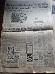 Cumhuriyet Gazetesi - 24 Nisan 1958 - Kıbrıs'ta 23 nisan'ı 40.000 Türk tezahüratla kutladı fotoğraf - ithalat müsaadeleri muayyen maddelere inhisar ettirilmeyecek - 23 Nisan Bayramı Dün yurtta törenle kutlandı - taksim'deki tören'de yavrukurtlar geçerlerken fotoğraf - İstanbul Demokrat Parti il başkanı kim olacak - Türk Japon iktisadi görüşmeleri başladı - yeni bir af kanunu teklifi hazırlanıyor - Tophane Kemeraltı ve Karaköy domuz sokağının yıkılmasına gece gündüz devam edilmektedir fotoğraf - kadın sanatçımız Lerzan Bengisu Amerika'ya gidiyor fotoğraf -  Üçüncü Alev yazan Nihal Karamağaralı Yazı Dizisi - yarınki pasif korunma denemesi - personel Kanunu ve bir hesap yazan Burhan Felek - İran'da iki komünist kurşuna dizildi - namus bedeli filmi elhamra sinemasında - seçmen listeleri Dün asıldı - İstanbul'da 24 saat sinema tiyatro programı - tenis milli takımımız bugün ilan ediliyor - beykozlu kalecin Necmi Beşiktaşla anlaştı fotoğraf -  Galatasaray Lisesi voleybol Türkiye şampiyonu