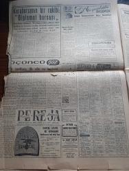 Cumhuriyet Gazetesi - 26 Nisan 1958 - kiralara dair Ticaret bakanı Abdullah Aker'in demeci fotoğraf - Kıbrıs valisi Foot 23 Nisan vesilesiyle Nihayet Türkleri hatırlayabildi - otomobil ithaline dair koordinasyon kararı - Belgrad tarafsız kalacak - barolar başkanı Orhan Arsak ani olarak istifa etti - Adnan Menderes tokyo'dan Güney Kore'ye gitti - altın Dün 151 liraya çıktı - karaköy'deki domuz Sokağı tarihe karıştı fotoğraf - Ankara'da dün 3 basın davasına bakıldı - Üçüncü Alev yazan Nihal Karamağaralı Yazı Dizisi - tablolar önündeyken yazan Ahmet Hamdi Tanpınar - Kızılay'ın genel Kongresi - yavru yeniçeriler yazan Burhan Felek - 43 milyon türkistanlı'ya yardım edilmesi isteniyor - Haldun Taner'in Konferansı - İstanbul'da 24 saat sinema tiyatro programı - Türkiye Şili Milli tenis maçı bugün başlıyor - kardeş takımın ilk maçı bugün Kıbrıs karması Galatasaray - Sadri Usuoğlu Beşiktaş'tan çıkarılıyor mu - federasyon kupası'nda Fenerbahçe Galatasaray 7 Haziran'da oynuyor - Sana yağ