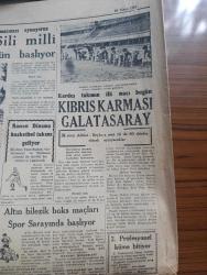 Cumhuriyet Gazetesi - 26 Nisan 1958 - kiralara dair Ticaret bakanı Abdullah Aker'in demeci fotoğraf - Kıbrıs valisi Foot 23 Nisan vesilesiyle Nihayet Türkleri hatırlayabildi - otomobil ithaline dair koordinasyon kararı - Belgrad tarafsız kalacak - barolar başkanı Orhan Arsak ani olarak istifa etti - Adnan Menderes tokyo'dan Güney Kore'ye gitti - altın Dün 151 liraya çıktı - karaköy'deki domuz Sokağı tarihe karıştı fotoğraf - Ankara'da dün 3 basın davasına bakıldı - Üçüncü Alev yazan Nihal Karamağaralı Yazı Dizisi - tablolar önündeyken yazan Ahmet Hamdi Tanpınar - Kızılay'ın genel Kongresi - yavru yeniçeriler yazan Burhan Felek - 43 milyon türkistanlı'ya yardım edilmesi isteniyor - Haldun Taner'in Konferansı - İstanbul'da 24 saat sinema tiyatro programı - Türkiye Şili Milli tenis maçı bugün başlıyor - kardeş takımın ilk maçı bugün Kıbrıs karması Galatasaray - Sadri Usuoğlu Beşiktaş'tan çıkarılıyor mu - federasyon kupası'nda Fenerbahçe Galatasaray 7 Haziran'da oynuyor - Sana yağ
