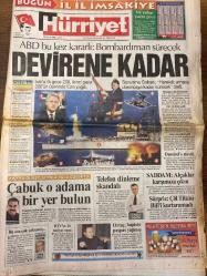 HÜRRİYET GAZETESİ DOĞUM GÜNÜ HEDİYESİ - 18 ARALIK 1997 -TAM TAKIM 46 SAYFADIR -Bill Clinton-Saddam Hüseyin-Abdullah Öcalan-D’Alema-Oktay Ekşi-Ertuğrul Özkök-Ortaç-Rüştü-Löw-Harun-Toshack-Fatih Terim-Yener Süsoy-Serdar Ortaç-Mumcu-Çölaşan-Bekir Coşkun-Vedat Yelkenci-Ağar  Devirene kadar-Çabuk o adama bir yer bulun-Telefon dinleme skandalı-Saddam alçaklar karşımıza çıkın-Sürpriz Çöl Tilkisi Bill’i kurtaramadı-Ülker yine tatsız-Fener Çizme’de tutunamadı-Baraj 75 puan-Rüştü idmana çıkmadı-Fatura yıldızlara-Golcülerin zafer keyfi-Cezalar kapıda-Ertuğrul özür dileriz-Hesabını soracağız-Cezaevinde 66 gün-Tüyap’ta facia-44 yaşında kansere yenildi-Yasak aşka ölüm tehdidi  Güz Aral’ın karalama defteri-18 gece uyku uyumadım-Abdullah Öcalan-Kamran İnan-Kenan Demir-Ramazan Yavuz  İtalya Apo villada-Sığınma için resmen başvurdular-Ankara’dan jet itiraz-Apo’yu kimse kucağında tutamaz-Bild en tehlikeli terörist serbest-60’lık korucudan PKK’ya gözdağı-Apo İsveç Başbakanı’na teşekkür mektubu yazdı