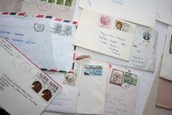 19 KARTPOSTAL  ESKİ ÜZERİNDE PULLARI OLAN    44  ADET ZARF postadan geçmiş zarf  hepside gönderilecektir (((YENİ KOLİ 3 ) P8