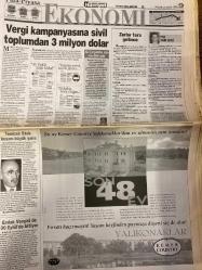 HÜRRİYET GAZETESİ DOĞUM GÜNÜ HEDİYESİ - 27 EYLÜL 1998 -TAM TAKIM 44 SAYFADIR -Ayten-Sevda-Perran-Faruk-Güner-Oktay Ekşi-Murat Bardakçı-Eyüp Aşık-Karadeniz-Çakıcı-Yavuz Atac-Dimas-Högh-Löw-Kubilay-Rüştü-Aziz Yıldırım-Vedat Okyar-Sadi Kemal Yaşar-Adnan Sungur-Toshack-Süleyman Sarıalioğlu-Korkut Göze-Toyfan Ayber-Suna Sarıalioğlu-Sergen-Tevfik Ketencioğlu-Murat Karayalçın-Seçkin Türesay  Bu çağda bu kafa-Bakandan bakana otoda taciz-Perran’ke siyasi yasak geliyor-Amerikan vandalizmi-Fener’in bir başkanı hanedan mensubuydu-Aşık’ın arkadaşı şok açıklamalar yaptı-İstifam söz konusu değil-Dimas imzaya kaldı-Fatura Högh’e kesildi-Trabzon’da bahar-Kartal’ın sürgün avı-Fedakar Amokachi-Teröre geçit yok-İhanet gibi kapris-Sola İtalyan usulü ittifak-Tanıtım işkencesi-Boğaziçi Ekspresi raydan çıktı  Sinema filmleri: Saving Private Ryan-Er Ryan’ı Kurtarmak-Character-Karakter-Vücut Dili-In & Out-Mafya-City of Angels  Karikatür: Güz Aral Karalama Defteri