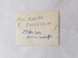 FERİDUN ÇÖLGEÇEN'İN ORİJİNAL MİNİ BOY FOTOĞRAFI - 7 x 6 cm EBADINDA - FERİDUN ÇÖLGEÇEN ve NİL BURAK AYNI KAREDE