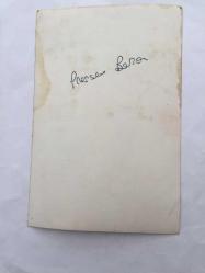 ORYANTAL-DANSÖZ PRENSES BANU'NUN ORİJİNAL 2'Lİ FOTOĞRAF SETİ - 18 x 12 cm EBADINDA - PRENSES BANU YEŞİLKÖY HAVA LİMANINDA UÇAKTAN İNERKEN ÇEKİLMİŞ 2 FARKLI KARE