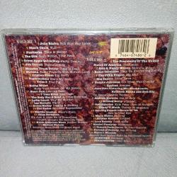 Cd home ALİVE the art of self defense. 1996 Amerikan baskı. orijinal. 2 disk. diskler çil tertemiz koleksiyonluk. ön kapaktaki 1-2 çatlak dışında hiçbir sorunu yok tertemiz. Yedek kap ilave edilecektir. NADİR. Nirvana, Pearl jam, Soundgarden,....