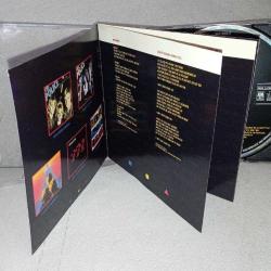 Cd the police their greatest hits. orijinal, 1990 İngiltere baskı. Çalışmasını etkilemeyen yoğun çizikler var, baştan sona dinlendi sorunsuz çalışıyor.