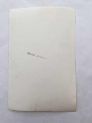 ORYANTAL-DANSÖZ PRENSES BANU'NUN ORİJİNAL 2'Lİ FOTOĞRAF SETİ - 18 x 12 cm EBADINDA - PRENSES BANU DEKOLTE GİYSİSİ ve KÜRK MANTOSUYLA POZ VERİRKEN ÇEKİLMİŞ 2 FARKLI KARE (ÜNSAL BOZKURT KADRAJI İLE)