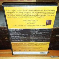 Dvd Yüzüklerin efendisi iki kule. Orijinal. Türkçe ve İngilizce dublaj. 2 disk. çalışmasına engel olmayan çizikler var. Sorunsuz çalışıyor.