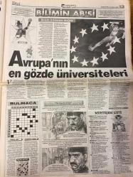 HÜRRİYET GAZETESİ DOĞUM GÜNÜ HEDİYESİ - 12 EYLÜL 1998 -TAM TAKIM 42 SAYFADIR -Monica Lewinsky-Bill Clinton-Hillary Clinton-Kenneth Starr-Oktay Ekşi-Ertuğrul Özkök  Porno roman gibi rapor-Amerikalı’nın yüzü kızardı-Raporu Kongre yayınlattı-Bu suçlamalar başkanı götürür-Düşük profilli hükümet mi-Aranan Arap gazeteci Mısır Konsolosluğu’nda-Hainin peşindeyiz-Rusya asla komünist olmayacak-Asker mektubu-Neşe Aksoy-Kaya Çilingiroğlu-Hülya Avşar-Rus asıllı Matilda-Zeynep Tatlıses-Seray Sever-Defne Samyeli-Orhan Kaynar-Toshack-Ümit Davala-Fatih Terim-Bayram Aydın-Madonna-Whitney Houston-Mariah Carey-Beastie Boys-Will Smith-Wyclef Jean-Green Day-Fiona Apple-Müjdat Gezen-Metin Akpınar-Zeki Alasya-Meltem Cumbul-Beyazıt Öztürk-Meral Okay-Mert Yılmaz  Yeni Lolita-Neşe Aksoy’dan ilginç protesto-Tatlıses’ten spora destek-Gizli nişan-Matilda değil Zeynep-Trabzon eriyor-Ligde cumartesi ateşi-Kartal’da para isyanı-Ümit Formamı istiyorum-Löw Rüştü’yü Parma’ya sakladı-Müzik dünyasının politik gecesi-Madonn
