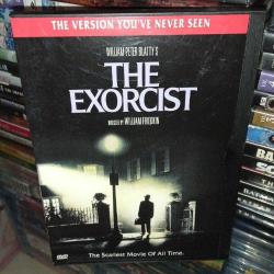 Dvd The exorcist Şeytan. Orijinal. ilk baskı snapcase karton kutulu. Türkçe altyazılı. kutunun arkasında ufak bir deformasyon var. disk 10 üzerinden 9.