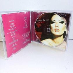 CD Sibel Tüzün kırmızı albümü. Orijinal. çok iyi durumda koleksiyonluk