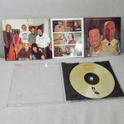 Cd Soundtrack Her şey çok güzel olacak orijinal film müzikleri. Mazhar Alanson, Cem Yılmaz.  Orijinal. 1998 Raks baskı. Dinlemeyi etkilemeyen çizikler var. Sorunsuz çalışıyor