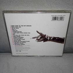 Cd Michael Jackson number ones albümü.  Orijinal. Dinlemeyi etkilemeyen çizikler var. Sorunsuz çalışıyor