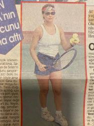 HAFTASONU GAZETESİ DOĞUM GÜNÜ HEDİYESİ - 1990’lar -SADECE 4 SAYFADIR -Hülya Avşarın Tenis oynarken fotoğrafı-Aylin Okdayın tenis oynarken fotoğrafı-Boris Kocaoğlu-Ajda Pekkan-Coşkun Sabah-Nurseli İdiz-Yalçın Doğan-Gülçin Tecil-Can Cem İsmail-Amber Resne-Nilgün Zeynep-Raik Okyar-Nilgün Dereli-Feride Donat-Sema Yurtoğlu-Sevda Sabancı-Kemal Feryal Gülman-Yusuf Kenan-Filiz Hamzalı-Nihat Özdemir-Mustafa Özkan-Nilgün Aşçıoğlu-Vehbi Koç-Savaş Ulugül-Nevin Ulugül-Barış Hasemoğlu-Rizzan-Maviş Sarıoğlu-Hande Demirkol-Altınok Esen-Amber Esen-Taner Demir-Hale Sarıoğlu-Murat Süngar-Figen Kandemir-Nimet Özatay-Erşin Faraşyalı-Hamdi Akın-Sina Mendi-Canan Köşker-Merve Köşker-Mehmet Kurt-Yaşar İkinci-Cem Boysan-Bülent Özsoy-Sinem Diril-Kadir Diril-Afife Selahattin Ayan-Cengiz Ayan  Aşka raket sallamak-Aylin Hülya’nın pabucunu dama attı-Yıllanmış aşkta happy end’e doğru-Dün boşandı bugün evleniyor-Aziz Beyi oynattılar-Sorgun’daki tatlı günler-Göz kamaştırıyor-Çok özel bir gece-Yüzükler Vehbi Koç’tan-