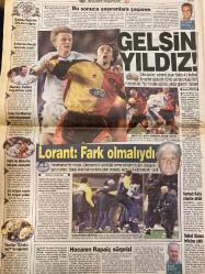 STAR GAZETESİ DOĞUM GÜNÜ HEDİYESİ - 17 ŞUBAT 2002 -TAM TAKIM 34 SAYFADIR-Fenerbahçe Galatasaray’ı 1-0 yendi-Ali Aydın-Rapaic-Emre-Batista-Hasan-Bülent-Ahmet Çakar-Turgay Şeren-Ziya Şengül-Ali Sami Alkış-Selçuk Yula-Ateş Ünal Erzen-Şenol Çorlu-Cansun-Mondragon-Ümit Karan-Lorant-Yıldırım-Serhat-Ali Kemertaş-Lucescu-Abdurrahim Albayrak-Andersson-Şifo Mehmet-Simao-Aygün Özipkek-Gökhan Gökçaya  Kare As-Ahmet Çakar yazıyor-Fener’e 3 puan getiren golü ilk yarıda Rapaic kaydetti-Hakem Ali Aydın tam bir rezaletti-Zirve adımları-Cansun Hakem ya deli ya bildiği var-Hasan’ın yandım isyanı-İşte bu kutsal ittifak-Fenerbahçe’den-Ümit Karan yalnız kaldı-Ligin tadı şimdi geldi-Yıldırım İddia ediyorum şampiyon biziz-Bu kadar olmamalı-Luciy’e sorgulama-Hakem Ali Aydın’a tam puan-Mondragon’a ceza verilebilir-Gelsin Yıldız-Lorant Fark olmalıydı-Hocanın Rapaic sürprizi
