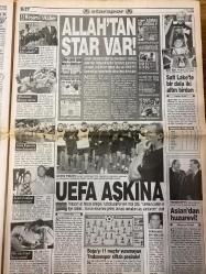 STAR GAZETESİ DOĞUM GÜNÜ HEDİYESİ - 17 ŞUBAT 2002 -TAM TAKIM 34 SAYFADIR-Fenerbahçe Galatasaray’ı 1-0 yendi-Ali Aydın-Rapaic-Emre-Batista-Hasan-Bülent-Ahmet Çakar-Turgay Şeren-Ziya Şengül-Ali Sami Alkış-Selçuk Yula-Ateş Ünal Erzen-Şenol Çorlu-Cansun-Mondragon-Ümit Karan-Lorant-Yıldırım-Serhat-Ali Kemertaş-Lucescu-Abdurrahim Albayrak-Andersson-Şifo Mehmet-Simao-Aygün Özipkek-Gökhan Gökçaya  Kare As-Ahmet Çakar yazıyor-Fener’e 3 puan getiren golü ilk yarıda Rapaic kaydetti-Hakem Ali Aydın tam bir rezaletti-Zirve adımları-Cansun Hakem ya deli ya bildiği var-Hasan’ın yandım isyanı-İşte bu kutsal ittifak-Fenerbahçe’den-Ümit Karan yalnız kaldı-Ligin tadı şimdi geldi-Yıldırım İddia ediyorum şampiyon biziz-Bu kadar olmamalı-Luciy’e sorgulama-Hakem Ali Aydın’a tam puan-Mondragon’a ceza verilebilir-Gelsin Yıldız-Lorant Fark olmalıydı-Hocanın Rapaic sürprizi