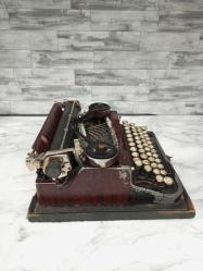 Antika UNDERWOOD Marka Cam Tuşlu Daktilo