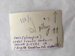 ORYANTAL-DANSÖZ PRENSES BANU'NUN ORİJİNAL 2'Lİ FOTOĞRAF SETİ - 10 x 7 cm EBADINDA - PRENSES BANU PARİS'TE FRANSIZ ŞARKICI SACHA DISTEL'LE POZ VERİRKEN ÇEKİLMİŞ 2 FARKLI KARE