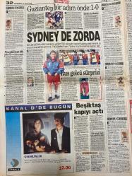 HÜRRİYET GAZETESİ DOĞUM GÜNÜ HEDİYESİ - 27 OCAK 1999 -TAM TAKIM 36 SAYFADIR -Sedat Simavi-Akıl durduran iddia-Kutan-Ordu­muza en iyi niyetle bağlıyız-Oktay Ekşi-Anormal olan-Ertuğrul Özkök-Tansu Çiller-Cristian deneniyor-Toshack-Amokachi-Ersun Yanal-Faruk Süren-Popescu-Meriç Enercan-Salim Kaptan-Gordon Milne-Doğan Uluç-Ayhan Atakol-Emin Çölaşan-Halit Öztürkmen  Skandal kapıda-Din istismarı MGK gündemine geliyor-Suçu ekmek çalmak-Mapustaki çocuk-Araba devrilmeden-Telekom hata faturasını cebe çıkarttı-Anormal olan-Kavgayı askıya alan şarkı-Sibel’i yumuşatan arabesk nağmeler-Sergen Fenerbahçe’de-Kartal kapıyı açtı-Amokachi sürprizi-Para geldi isyan bitti-Baş döndüren trafik-Fener’in ilk onbiri belli-Sydney de zorda-Rus golcü sürprizi-Beşiktaş kapıyı açtı-Uçağın düşüş nedeni pilotların anlaşamaması-10 bin yıl işleyecek saat-Erbakan bitmiştir  Gremlins ￼