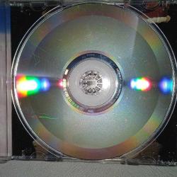 CD Katy Perry teenage dream albümü. Orijinal, Avrupa baskı. Dinlemeyi etkilemeyen çizikler var. Sorunsuz çalışıyor.