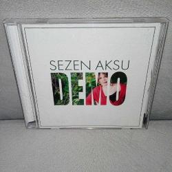 Cd Sezen Aksu demo albümü. Orijinal. Dinlemeyi etkilemeyen çizikler var. Sorunsuz çalışıyor