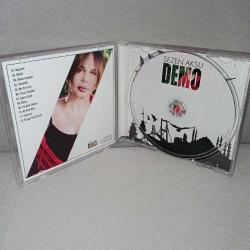 Cd Sezen Aksu demo albümü. Orijinal. Dinlemeyi etkilemeyen çizikler var. Sorunsuz çalışıyor