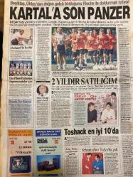 HÜRRİYET GAZETESİ DOĞUM GÜNÜ HEDİYESİ - 2 EYLÜL 1999 -TAM TAKIM 34 SAYFADIR -Süleyman Demirel-Metin Sertoglu-Rıdvan Pirinçcioğlu-Osman Öcalan-Ertuğrul Özkök-Hasan Cemal-Fatih Terim-Bülent Korkmaz-Tousounidis-İlhan Söyler-Rıdvan Dilmen-Kemalettin-Murat Yakın-Preko-Hakan Şükür-Ali Eren-Abdullah-Rüştü-Alpay-Vedat Okyar-Fahrettin Curoğlu-Briegel-Oktay-Erkan-Süleyman Seba-Bahattin Beyhan-Fethi Toker-Aydın Candağan-İbrahim Arkan  Çankaya vatandaşı dinledi Veto-Japon farkı-Vetoya götüren 3 kişi-PKK’dan silah bırakma kararı-Dostluk gecesi-Bu sese kulak verin-Benim gençlerim başarır-Çeker giderim-Dilmen takipte-Kral korkuttu-Milli jest-Denizli’nin 3 Aslanı-Kartal’a son panzer-2 yıldır satıldım-Toshack en iyi 10’da-Yerleştirme hatası yokmuş-Değerlendirme yeniden yapılsın-Depremzedeye bütün okullar açık olacak