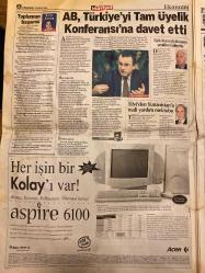 HÜRRİYET GAZETESİ DOĞUM GÜNÜ HEDİYESİ - 2 EYLÜL 1999 -TAM TAKIM 34 SAYFADIR -Süleyman Demirel-Metin Sertoglu-Rıdvan Pirinçcioğlu-Osman Öcalan-Ertuğrul Özkök-Hasan Cemal-Fatih Terim-Bülent Korkmaz-Tousounidis-İlhan Söyler-Rıdvan Dilmen-Kemalettin-Murat Yakın-Preko-Hakan Şükür-Ali Eren-Abdullah-Rüştü-Alpay-Vedat Okyar-Fahrettin Curoğlu-Briegel-Oktay-Erkan-Süleyman Seba-Bahattin Beyhan-Fethi Toker-Aydın Candağan-İbrahim Arkan  Çankaya vatandaşı dinledi Veto-Japon farkı-Vetoya götüren 3 kişi-PKK’dan silah bırakma kararı-Dostluk gecesi-Bu sese kulak verin-Benim gençlerim başarır-Çeker giderim-Dilmen takipte-Kral korkuttu-Milli jest-Denizli’nin 3 Aslanı-Kartal’a son panzer-2 yıldır satıldım-Toshack en iyi 10’da-Yerleştirme hatası yokmuş-Değerlendirme yeniden yapılsın-Depremzedeye bütün okullar açık olacak