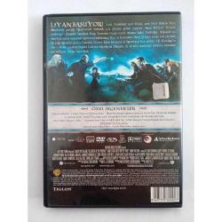 Dvd Harry Potter ve Zümrüdüanka yoldaşlığı. orijinal. Türkçe dublaj ve altyazı seçenekli. 2 diskli özel versiyon. Disklerde çalışmasına engel olmayan çizikler var.