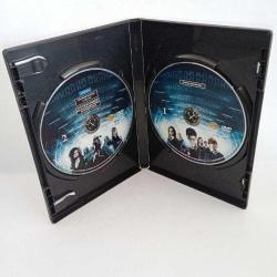 Dvd Harry Potter ve Zümrüdüanka yoldaşlığı. orijinal. Türkçe dublaj ve altyazı seçenekli. 2 diskli özel versiyon. Disklerde çalışmasına engel olmayan çizikler var.