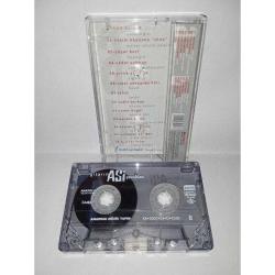 Kaset Gitarın Asi çocukları  1 Cem Karaca– Dadaloğlu 2 Kazım Koyuncu– Anılar Düştü 3 Yaşar Kurt– Beyoğlu 4 Vedat Sakman– Seninle Olmadan 5 Yırtık Uçurtma– Çığlık 6 Nejat Yavaşoğulları– Haydi 7 Jehat– İmdat 8 Cahit Berkay– Dörde Özlem 9 Taner Öngür– Uzaya Bak 10 Serdar Öztop– Kalabalığın Ortasında 11 Tarkan Mumkale– Kim İçin 12 Armağan Sönmez– Biter Miyiz 13 H. Cihat Örter*– Çağın Ölümü