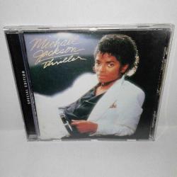 Cd Michael Jackson thriller special edition. Orijinal, Avusturya baskı. Dinlemeyi etkilemeyen yoğun çizikler var. Sorunsuz çalışıyor.