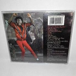 Cd Michael Jackson thriller special edition. Orijinal, Avusturya baskı. Dinlemeyi etkilemeyen yoğun çizikler var. Sorunsuz çalışıyor.