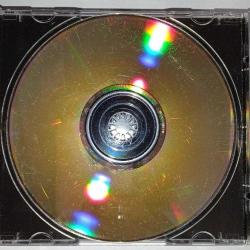 Cd Michael Jackson thriller special edition. Orijinal, Avusturya baskı. Dinlemeyi etkilemeyen yoğun çizikler var. Sorunsuz çalışıyor.