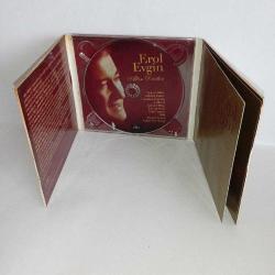 Cd Erol Evgin Altın Düetler. Orijinal. Dinlemeyi etkilemeyen çizikler var. Sorunsuz çalışıyor.  Sezen Aksu Nükhet Duru Candan Erçetin Göksel Zuhal Olcay Şevval sam Emel sayın Sıla Hande Yener Aşkın Nur Yengi