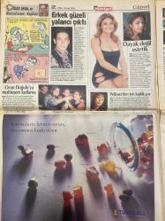 HÜRRİYET GAZETESİ DOĞUM GÜNÜ HEDİYESİ - 15 OCAK 1999 -TAM TAKIM 38 SAYFADIR -Sibel Can-Hakan Ural-Cavit Çağlar-Ertuğrul Özkök-Oktay Ekşi-Enis Yücel-Yücel Erez-Enver Yücel-Joachim Löw-Mustafa Doğan-Toshack-Suker-Hakan Şükür-Sermet Şükür-Fatih Terim-Filipe Filipescu-Ercan Ekdal-Metin Sertoğlu-Hasan Vlahmir-Adnan Sungur-Gökmen Öz-Semih Şentürk-Serhat Gazioğlu-Murat Çobanoğlu-Ozan Doğulu-Pelinsu Bektaş  3’üncü bahar karakış oldu-Sibel’i terk eden Hakan baba evinde-Yunan adasında-Kar geliyor-Çağlar’a Interbank haczi 51 trilyon-Alt alta iki haber-TÜSİAD’ı 2000’lere Yücaoğlu taşıyacak-Hooijdonk’a kanca-F.Bahçe’den daha iyisi yok-Galli’nin sakatlık korkusu-Tokat gibi son-Futbolu bırakabilir-Filipescu gitti-Milne’nin Top 9’u-Erkek güzeli yalancı çıktı-Dayak değil estetik-Pelinsu’dan tek kişilik şov-Ozan Doğulu’ya muhteşem kutlama  Karikatür ismi: Karalama defteri Çizer: Güz Aral