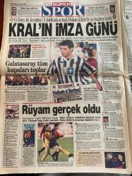 HÜRRİYET GAZETESİ DOĞUM GÜNÜ HEDİYESİ - 14 OCAK 1999 -TAM TAKIM 36 SAYFADIR -Yener Kaya-Malki-Ertuğrul Özkök-Oktay Ekşi-Mehmet Demir-Eyüp Kocakurt-Esat Yılmaer-Uğur Meleke-Selahattin Gökhan-Toyfun Bayındır-Cemal Demirkırız-Hakan Şükür-Popescu-Fatih Terim-Burak-Metin Oktay-Tanju Çolak-Yükselen Yıldız-Halil Özkan-Mahmut Karakaya-Kurthan Fişek-Güz Aral-Hülya-Meriç-Ecevit-Seda  Aşk cinayeti çıktı-Ve Yener Kaya olayı da aydınlanıyor-Ekonomik suçlar için ECĞ kuruluyor-Amatör borsacının gurur intiharı-Bu gece mübarek Kadir Gecesi-Bankacılara ömür boyu memur-DNA testinden kaçtı babalığı onaylandı-Türkiye’nin en yüksek gökdeleni-Şekere ‘aşker’ yolu göründü-Sıkışan atışlar-Yaşlı kadın batan gemide mucizeye koştu-Bu Fener süper-Efes eskisi gibi-Kartal’dan şov-Emlakbank fırtına gibi-Budapest CSM:3 Galatasaray:2-Galatasaray tüm kupaları toplar-Kral’ın imza günü-Rüyam gerçek oldu-Yasak aşk kurbanı-Her şey kül olmuştu-Arkadaş eşiyle ilişki henüz bir yıllıktı-Otomobildeki cesedin Kaya olduğu kesinleşt