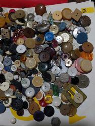 P88-------ESKİ DEĞİŞİK TİPLERDE DÜĞMELER