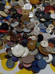 P88-------ESKİ DEĞİŞİK TİPLERDE DÜĞMELER