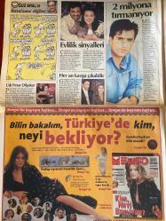 HÜRRİYET GAZETESİ DOĞUM GÜNÜ HEDİYESİ - 1 NİSAN 1999 -TAM TAKIM 30 SAYFADIR -Bill Clinton-Milosevic-Henri Hadioglu-Oktay Ekşi-Ertuğrul Özkök-Mithat Dukadinac-Celal Demirbilek-Ruşen Güven-İlhan Söyler-Alper Mert-Feldkamp-Alpay-Kerem Alışık-Hülya Avşar-Melahat Sönmez-Leyla Sönmez-Neil Armstrong-Mesude Ersan-Mustafa Kara  Rus muhripleri iniyor-Akdeniz ısınıyor-Tüm Kosova’yı kaybedersiniz-Kanlı plan-Sırp MiG’lerinin yarısı yok edildi-Ezelî dert tanıtılmıyoruz-PKK Sırp’ın safında yer aldı-Terslik mi var-Hayatım kurtuldu-Florya’da bomba paniği-Kalenin çaresi bizde-Ya yeneriz ya gideriz-Gurbetçiler fark yedi-Balic Beşiktaş maçında sahada-Feldkamp çarketti-Alpay: Fener’in hiç şansı yok-Evlilik sinyalleri-Her an kavga çıkabilir-2 milyona tırmanıyor-Onları ölüm bile ayıramadı-Şarlatan diyet sağlık bozuyor-Ay fotoğrafı için yeni sahtekârlık kanıtları  Karikatür: Güz Aral’ın karalama defteri-Melahat Sönmez-Leyla Sönmez-Fikret Hakan-Neil Armstrong-Mesude Ersan-Mustafa Kara-Savaş Ördu  Şarlatan diye