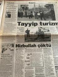 HÜRRİYET GAZETESİ DOĞUM GÜNÜ HEDİYESİ - 1 NİSAN 1999 -TAM TAKIM 30 SAYFADIR -Bill Clinton-Milosevic-Henri Hadioglu-Oktay Ekşi-Ertuğrul Özkök-Mithat Dukadinac-Celal Demirbilek-Ruşen Güven-İlhan Söyler-Alper Mert-Feldkamp-Alpay-Kerem Alışık-Hülya Avşar-Melahat Sönmez-Leyla Sönmez-Neil Armstrong-Mesude Ersan-Mustafa Kara  Rus muhripleri iniyor-Akdeniz ısınıyor-Tüm Kosova’yı kaybedersiniz-Kanlı plan-Sırp MiG’lerinin yarısı yok edildi-Ezelî dert tanıtılmıyoruz-PKK Sırp’ın safında yer aldı-Terslik mi var-Hayatım kurtuldu-Florya’da bomba paniği-Kalenin çaresi bizde-Ya yeneriz ya gideriz-Gurbetçiler fark yedi-Balic Beşiktaş maçında sahada-Feldkamp çarketti-Alpay: Fener’in hiç şansı yok-Evlilik sinyalleri-Her an kavga çıkabilir-2 milyona tırmanıyor-Onları ölüm bile ayıramadı-Şarlatan diyet sağlık bozuyor-Ay fotoğrafı için yeni sahtekârlık kanıtları  Karikatür: Güz Aral’ın karalama defteri-Melahat Sönmez-Leyla Sönmez-Fikret Hakan-Neil Armstrong-Mesude Ersan-Mustafa Kara-Savaş Ördu  Şarlatan diye
