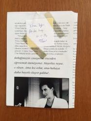 YILMAZ ZAFER ve PERİHAN SAVAŞ'IN DERGİDEN KESİLME FOTOĞRAFI - 18 x 13 cm EBADINDA - YILMAZ ZAFER ve PERİHAN SAVAŞ BİRBİRLERİNE SARILIRKEN