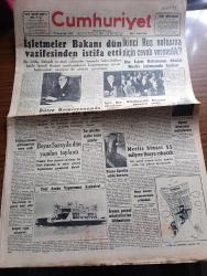 Cumhuriyet Gazetesi - 11 Aralık 1951 - İşletmeler Bakanı Hakkı Gedik Dün Vazifesinden İstifa Etti - İkinci Rus Notasına Niçin Cevap Vermedik - Beyaz Sarayda Dün Yapılan Toplantı - Yeni Araba Vapurumuz Kızkulesi  fotoğraf - Belediyecilik Derneği Kongresi Açıldı - Atina Büyükelçimiz Ruşen Eşref'in Sıhhi Durumu- Afrika'dan Geliyorum 21 yazan Haldun Sel Yazı Dizisi - İnsan Hakları Ve Yıldönümleri yazan A. Adnan Adıvar - 2000 Yılın Sevgilisi Yazan Refik Halid Karay - 1951 Nobel Mükafatları - Paris'te 6000 Arap Tevkif Edildi -  politika ve iş yazan Burhan Felek - Kore savaş birliğimizin eski komutanı tümgeneral Tahsin Yazıcı Ankara'da - Üçüncü Kore Kafilesi İle Yurda Dönen Kahramanlar - İki Sergi Yazan Güvemli - Sormagir Tuluat oyunu Muammer Karaca maksim'de - İngiltere'de Profesyonel Futbol Endüstrisi - Borsa - Köy Düğünleri İçin Tedbir Alındı - Yeni Ses Opereti Guguk 50. Temsil -Chevrolet Pikap Volvo T31 Traktör - şehir komedi tiyatrosunda Dimyata giderken oyunu - dans kraliçesi filmi